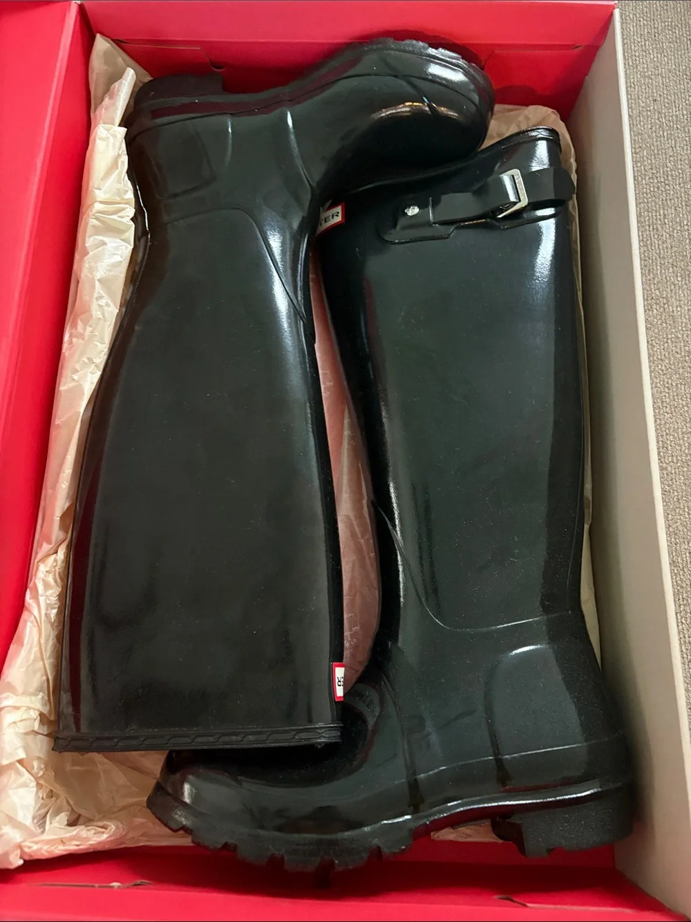 Hunter Women Tall Gloss Rain Boots in Black